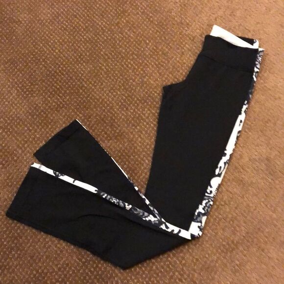 Lululemon Black with Cream Floral Side Stripe Leggings - Picture 1 of 6